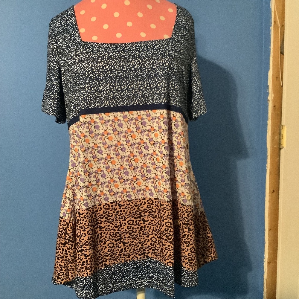 Women’s Print Short Sleeve Tunic Top Size L